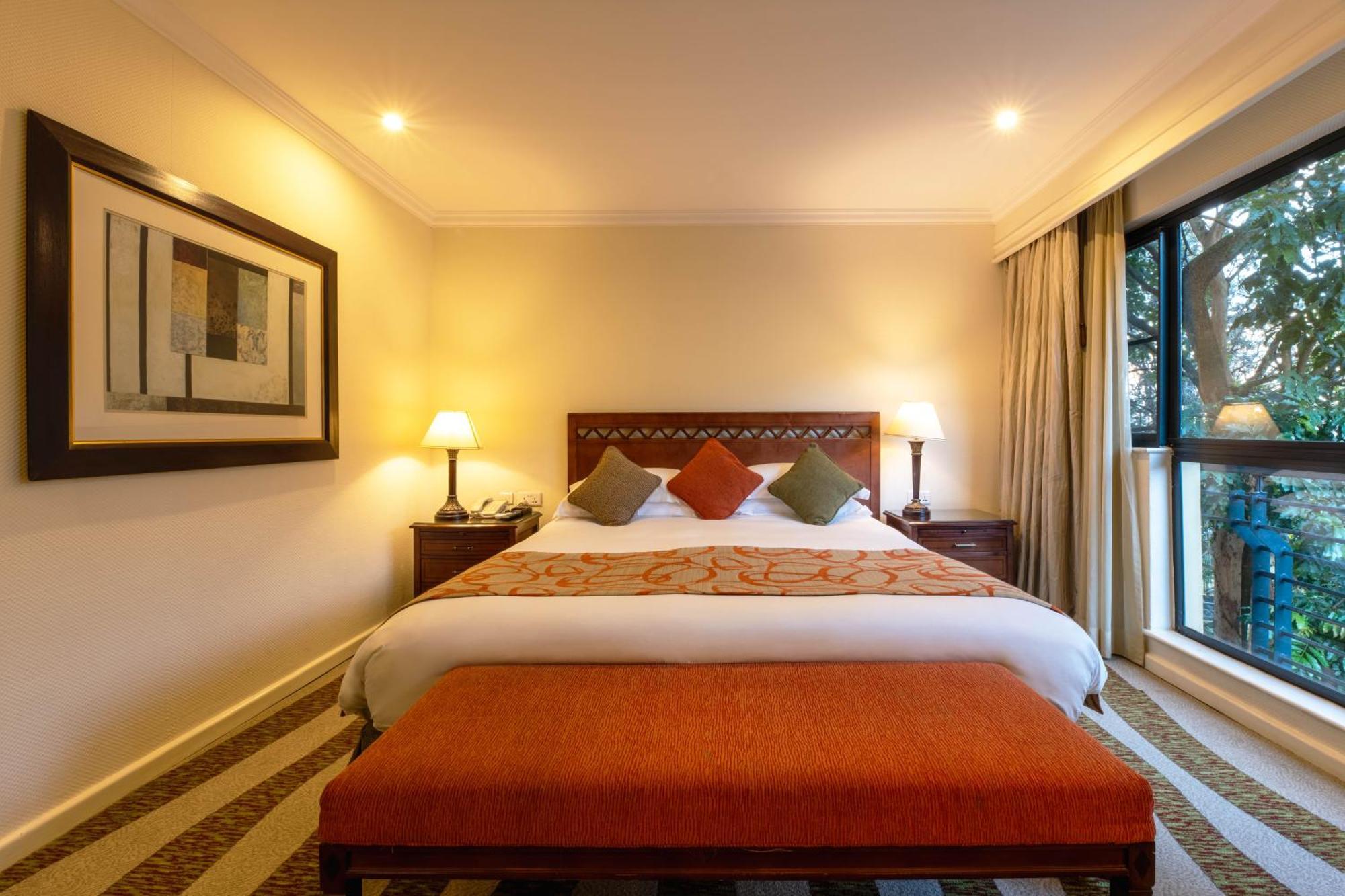 Kigali Serena Hotel Exterior photo